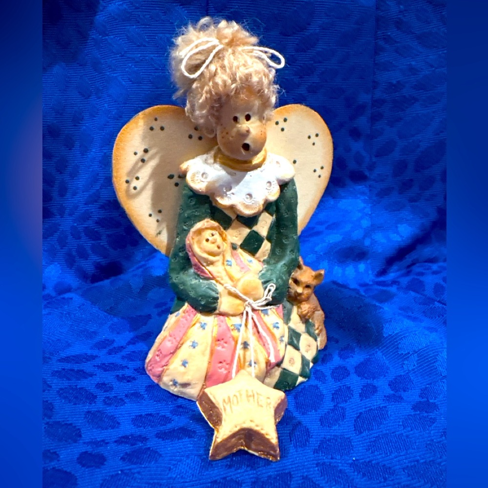 Vintage 1991 Diana Mother Angel Figurine 4025/5000 Resin Folk Art Baby Cat Heart